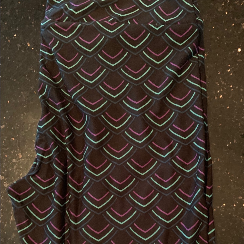 Lularoe OS mermaid scale leggings